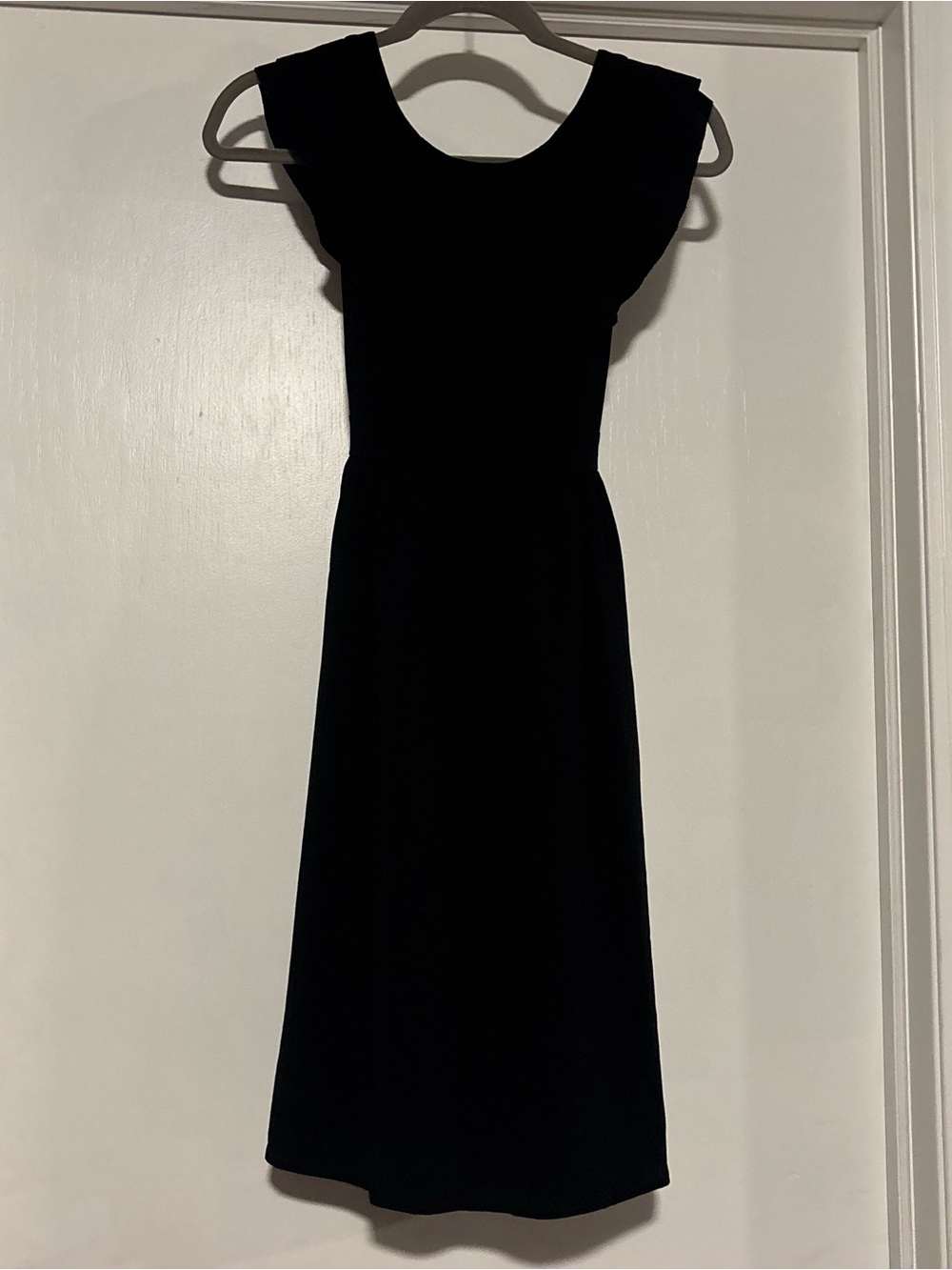 Black Midi Dress with Scoop Neck and Flutter Sleeves